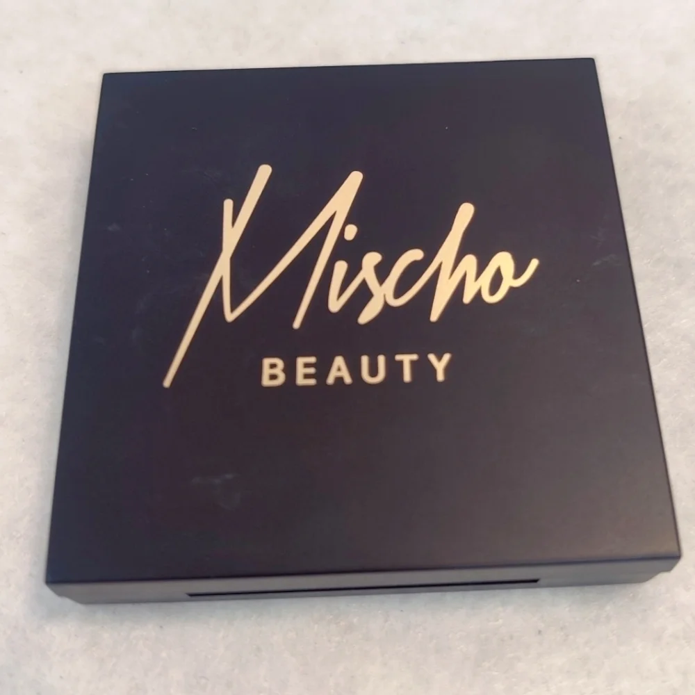 Mischo Beauty Blush Magnifique a soft Coral Pink w/ Gold  Limited Edition Ipsy